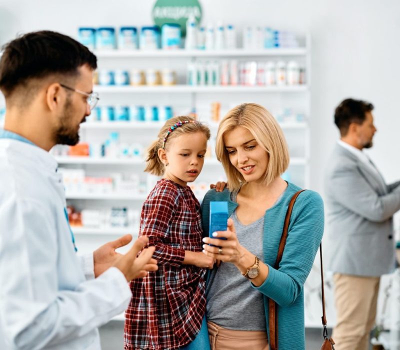 happy-mother-with-daughter-buying-in-a-pharmacy-.jpg happy-mother-with-daughter-buying-in-a-pharmacy-.jpg